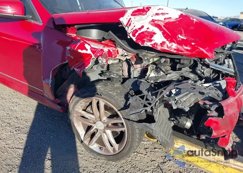 2013 Mercedes-Benz C 250 Sport z USA, uszkodzony, nr VIN WDDGF4HBXDA845731